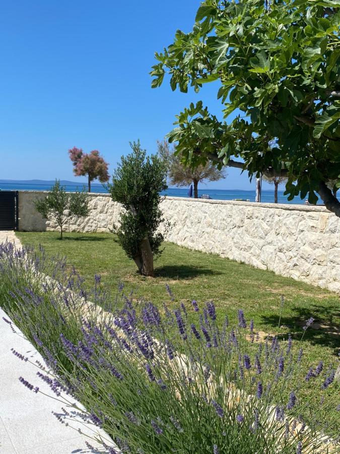 Holiday House Laura Vir Exterior photo